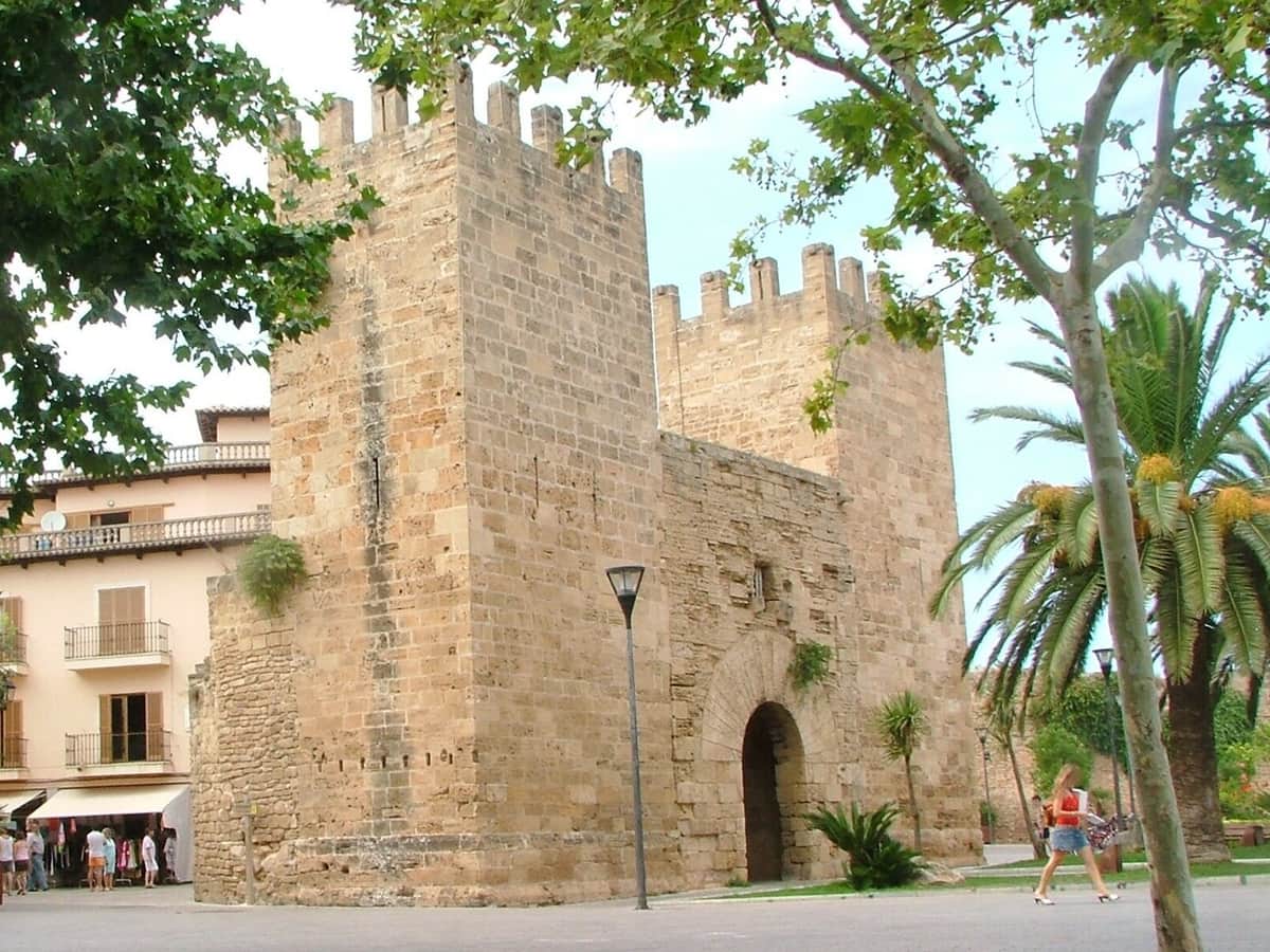 On the road: Alcudia to Palma