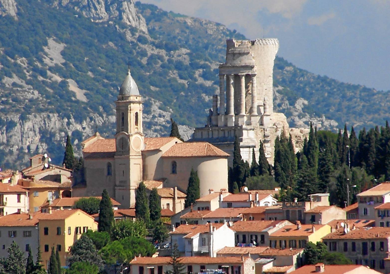 On the road: La Turbie from Beausoleil