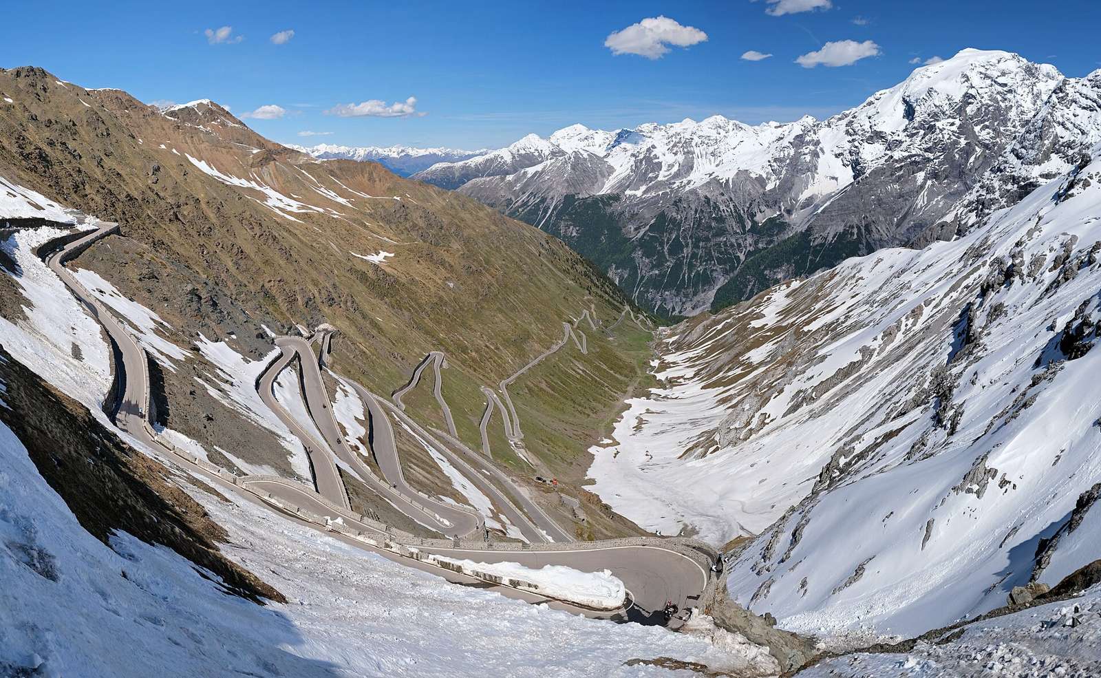 On the road: Stelvio Pass from Bormio
