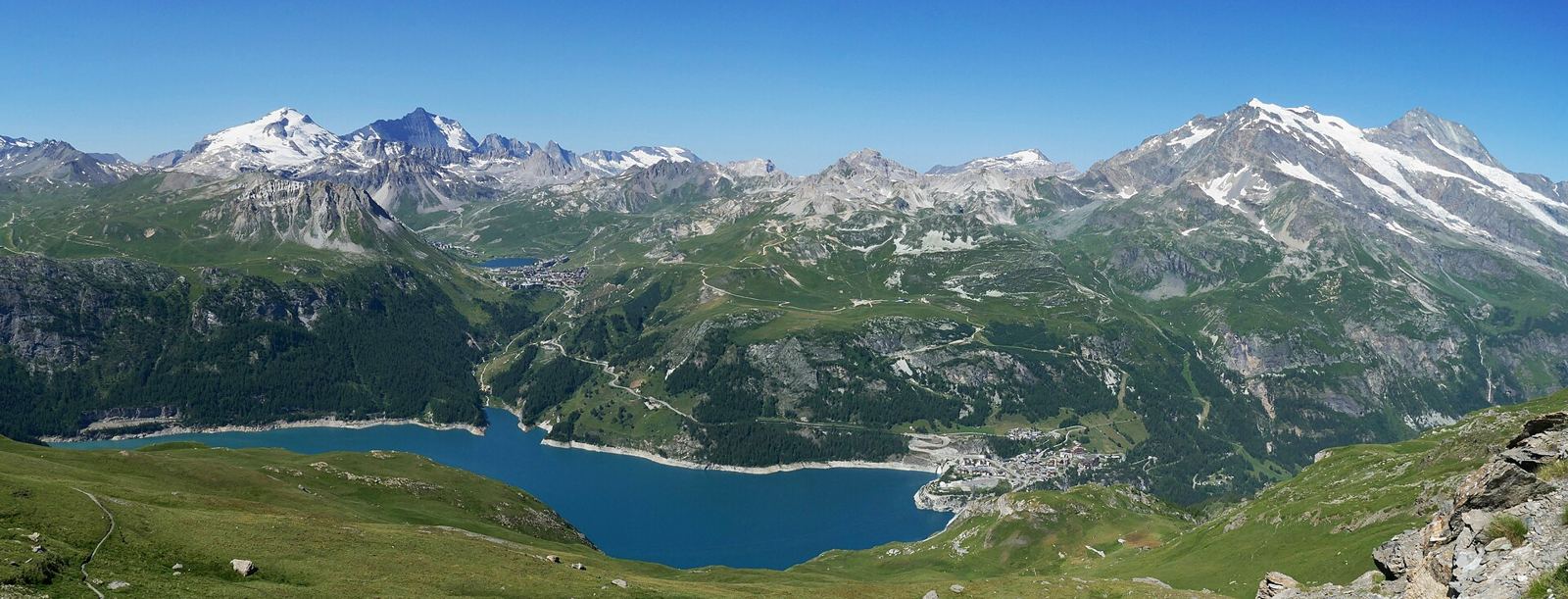 On the road: Tignes from Bourg-Saint-Maurice