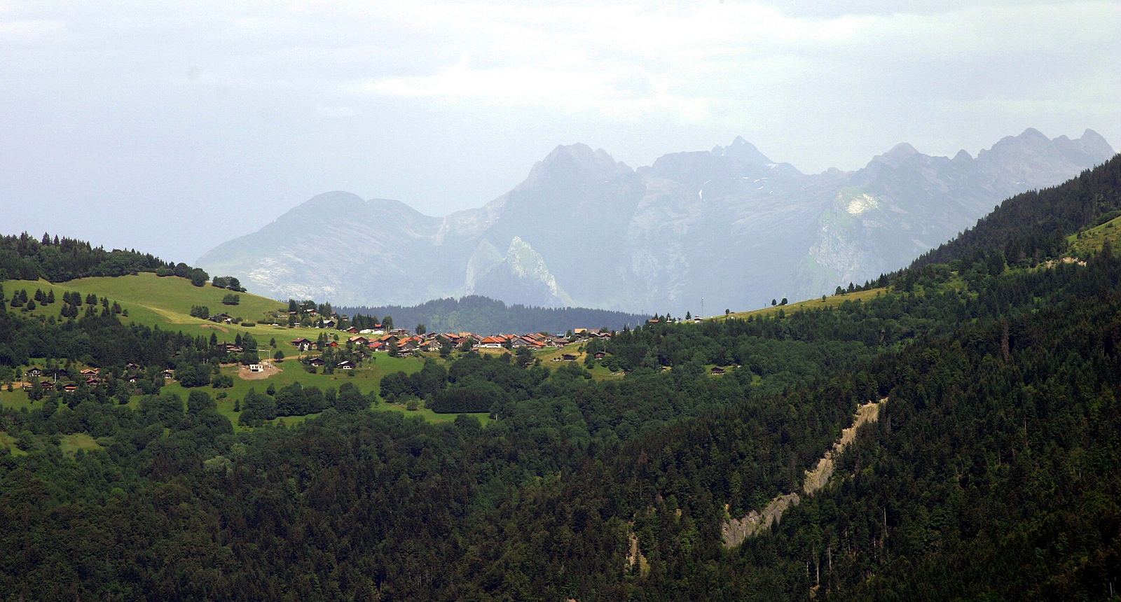 On the road: Col de Romme from Cluses