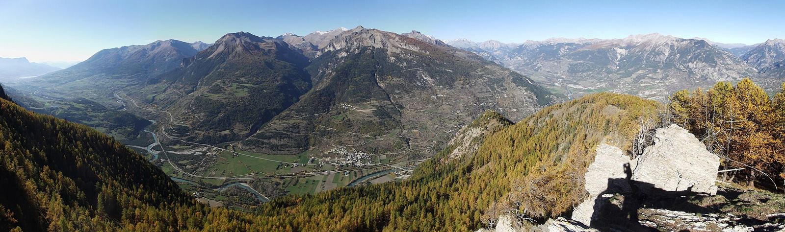 Vallée de la Durance du lac de Serre-Ponçon à la Roche-de-Rame