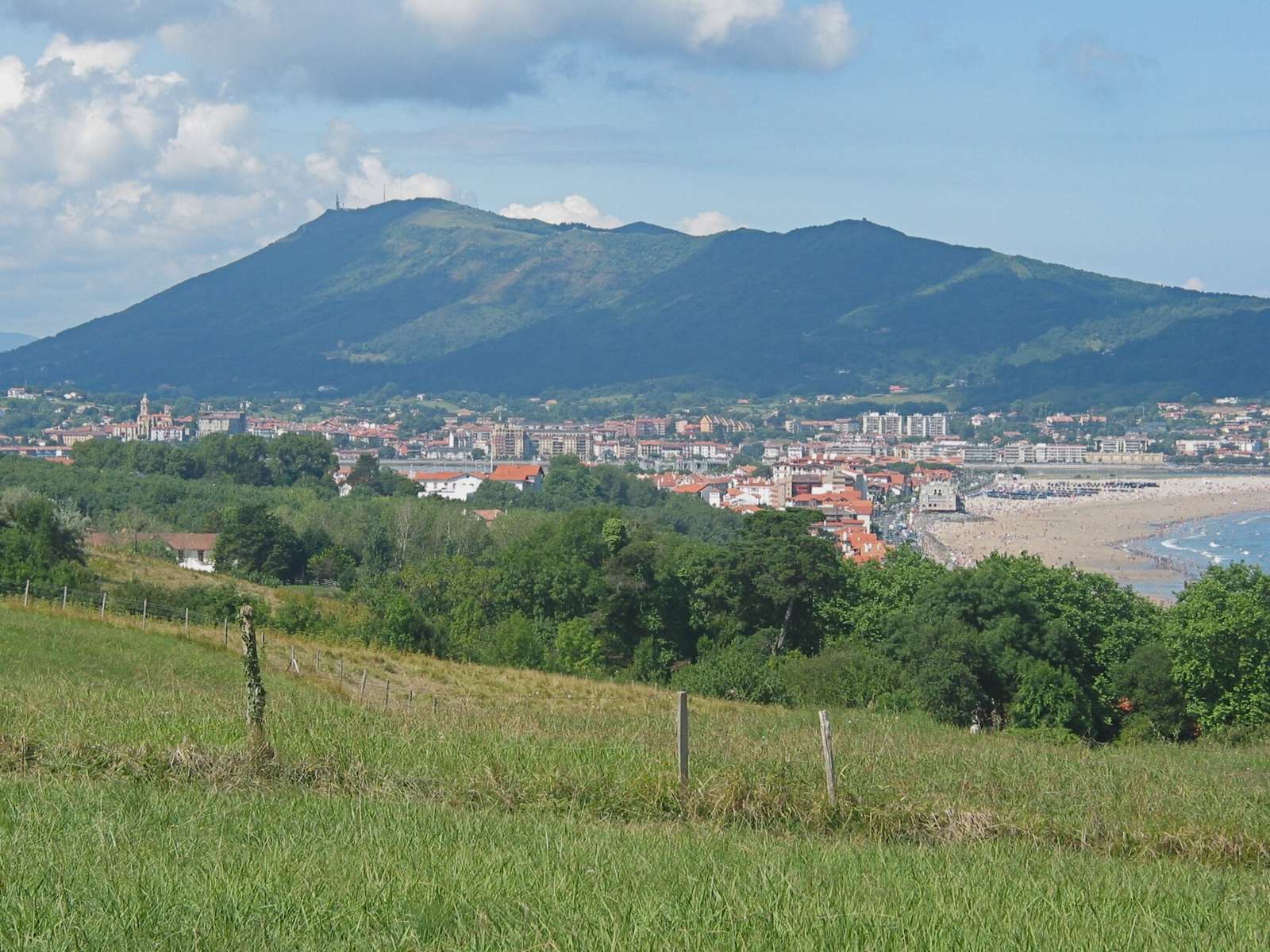 On the road: Jaizkibel from Hondarribia