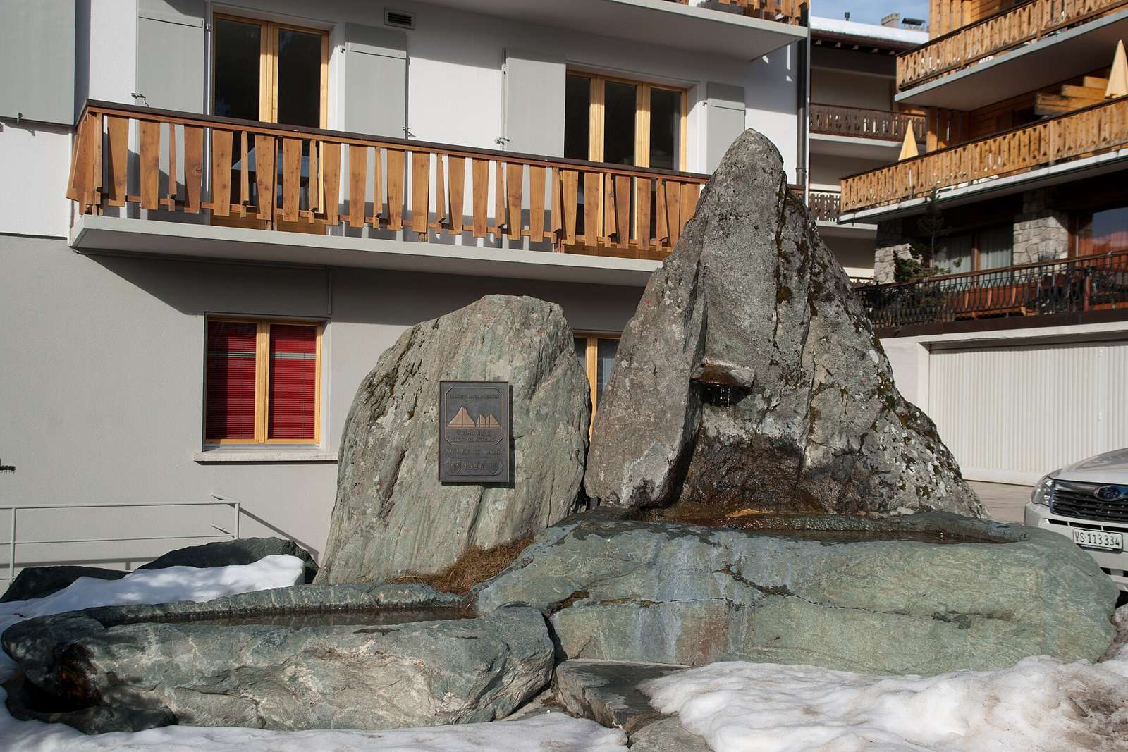 Monument évoquant la Patrouill des glaciers à Verbier.