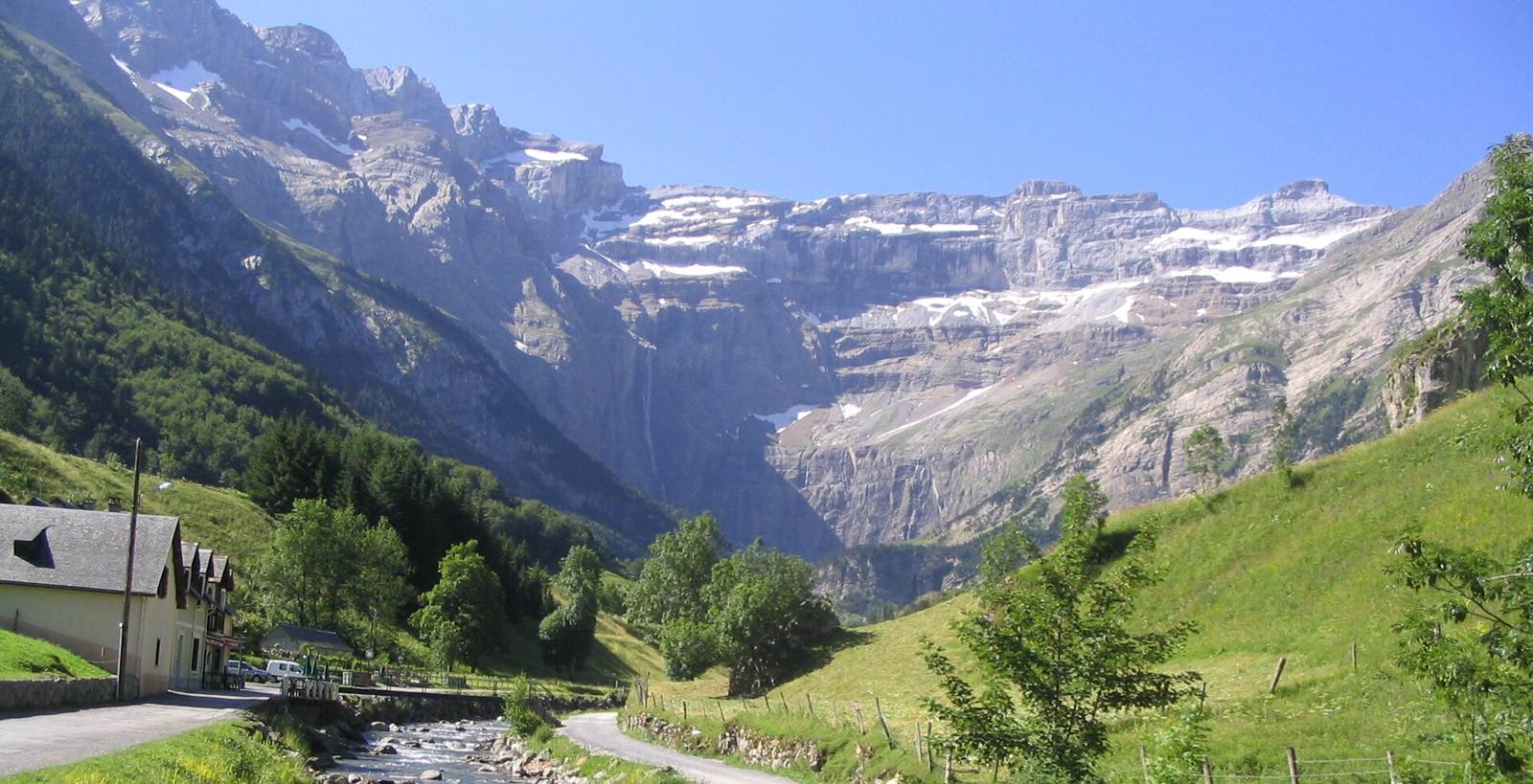 On the road: Gavarnie-Gèdre from Luz-Saint-Sauveur