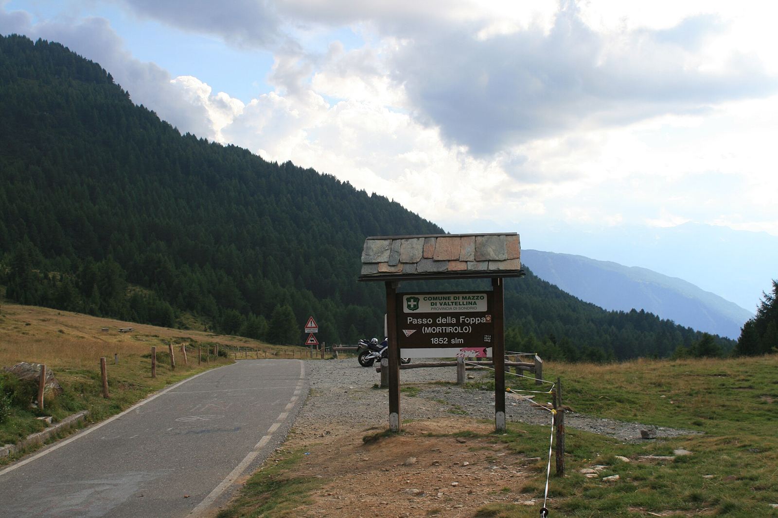 On the road: Mortirolo Pass from Mazzo di Valtellina