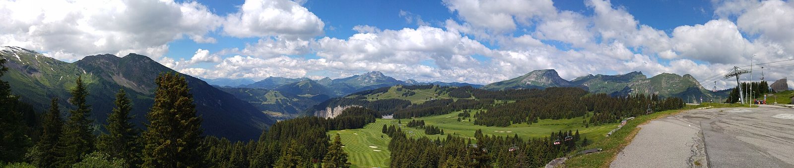 Panoramic view of Avoriaz golf