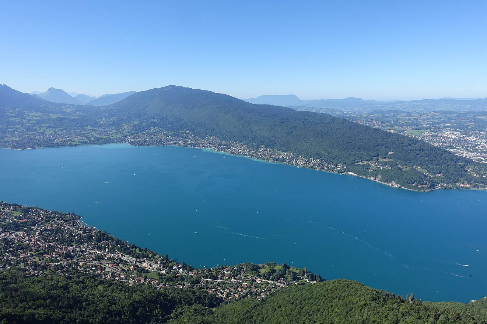 On the road: Semnoz from Quintal
