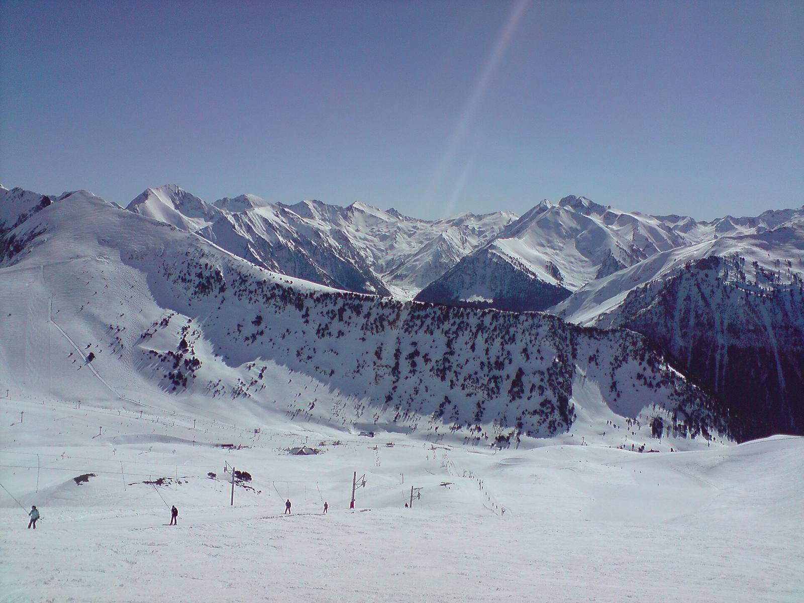 On the road: Pla d'Adet from Saint-Lary-Soulan