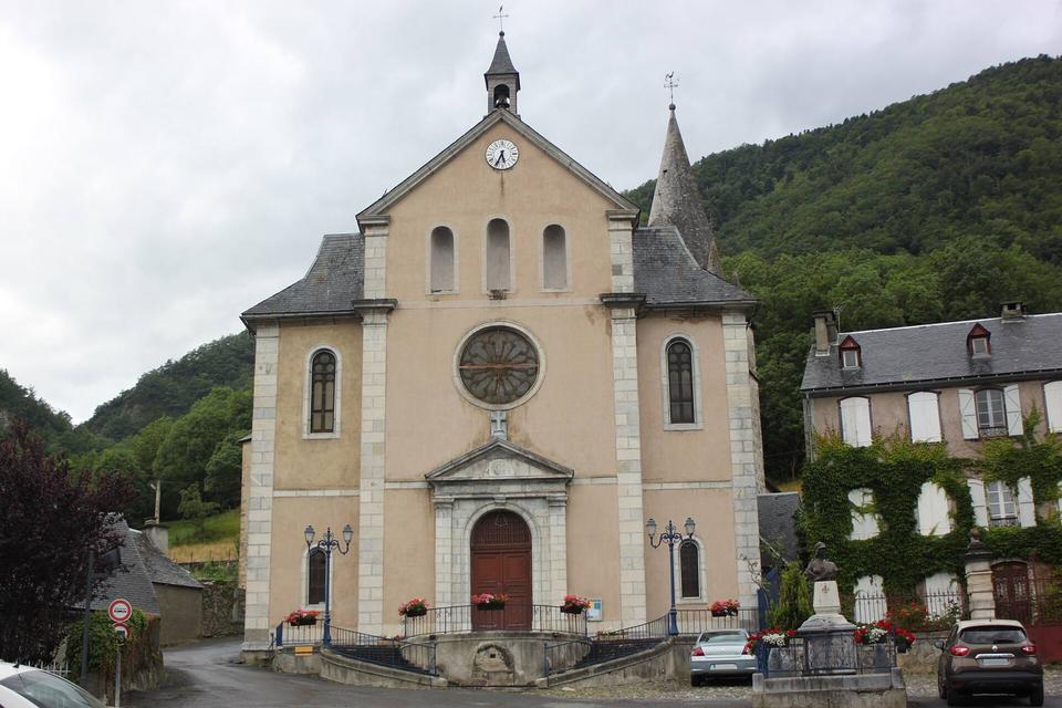 On the road: La Hourquette d'Ancizan from Ancizan