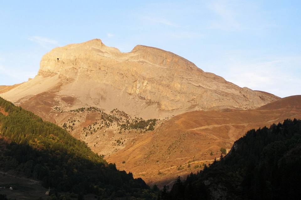 Grande Seolane mountain, Uvernet-Fours, Alpes-de-Haute-Provence, France.