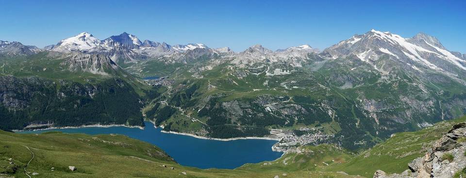 On the road: Tignes from Bourg-Saint-Maurice