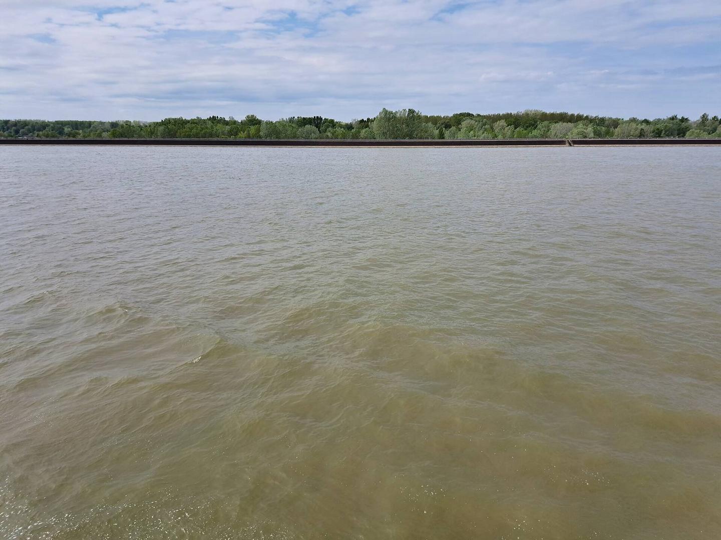 Das Kraftwerk Gabčíkovo ist ein Laufkraftwerk in der Slowakei bei Flusskilometer 1836 und nutzt die Wasserkraft der Donau. Es ist das größte Wasserkraftwerk der Slowakei und erzeugt rund 11 % des nati