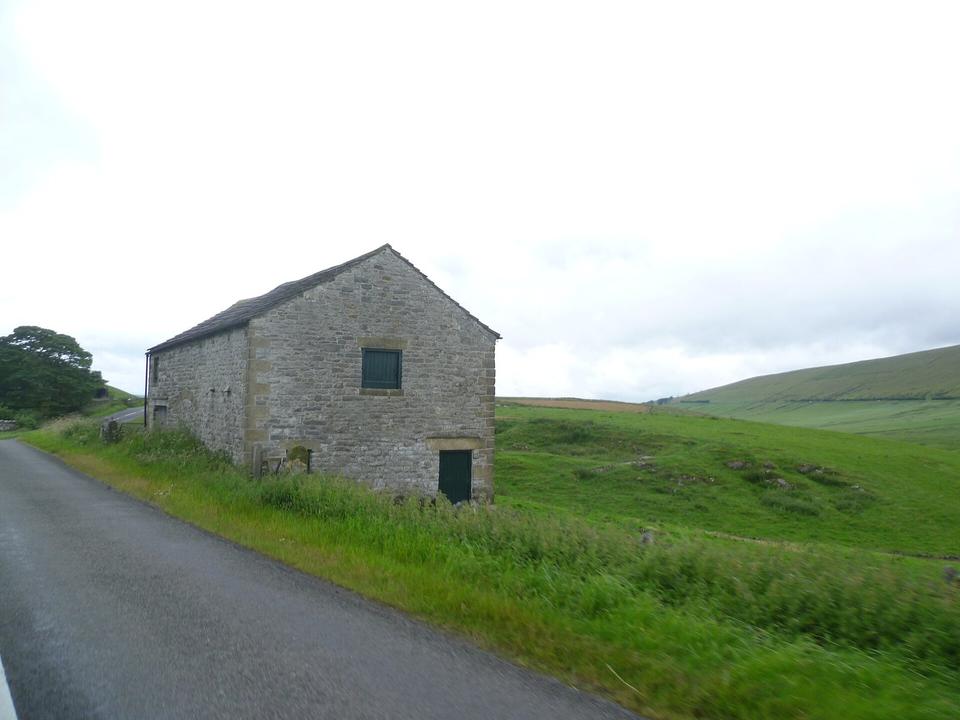 Barn near Oxlow House