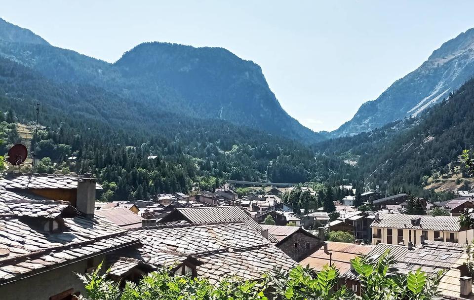 Cycling in Cesana Torinese
