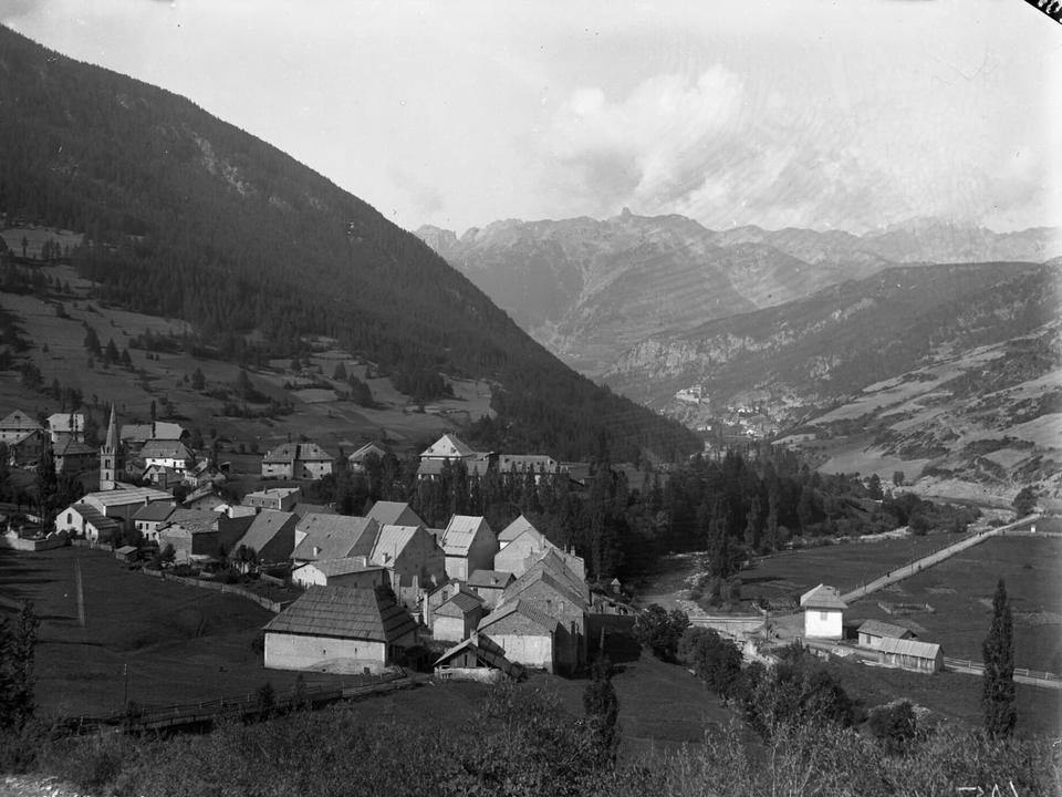 Cycling in Château-Ville-Vieille