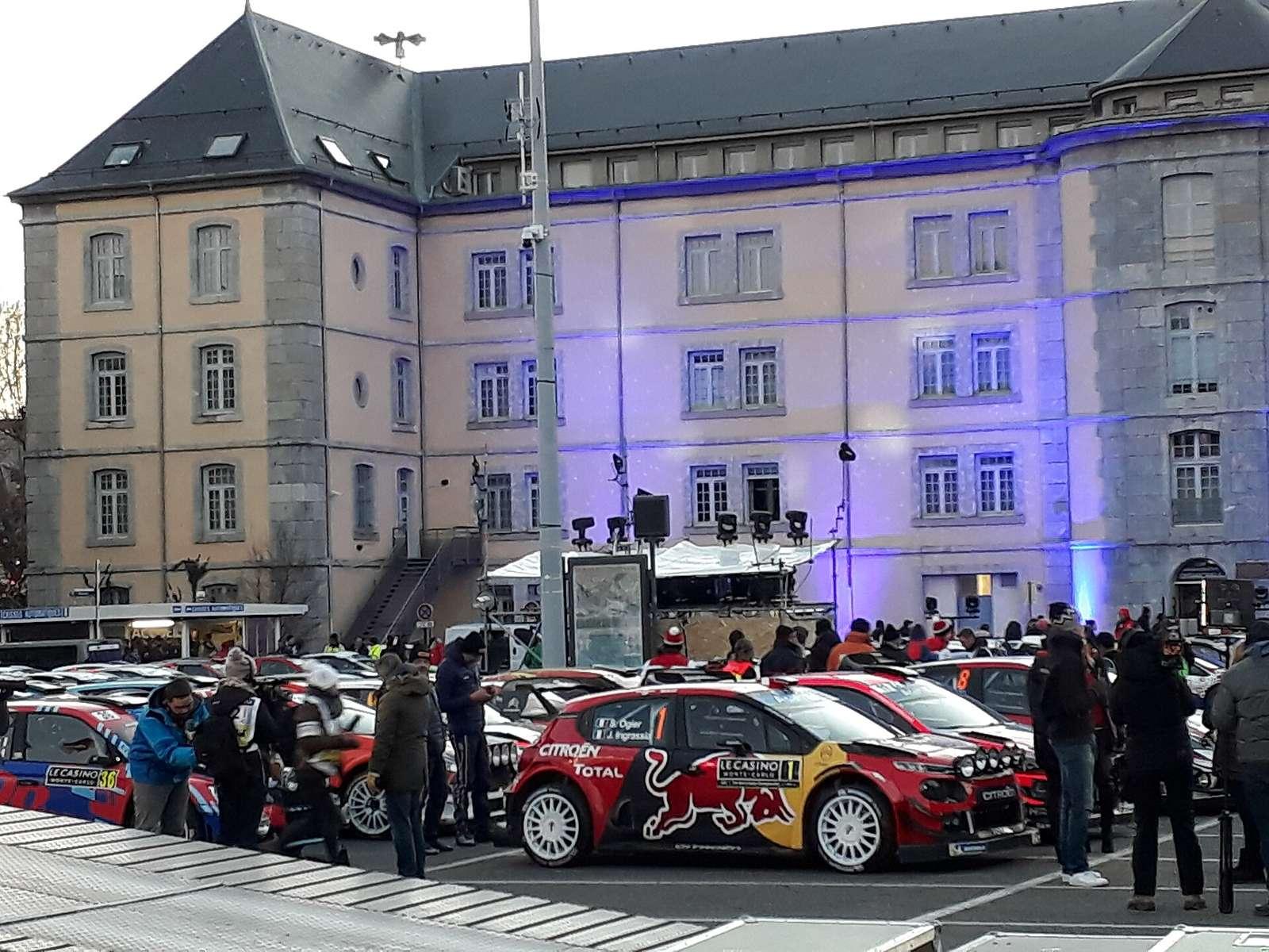 Citroën C3 WRC de Sébastien Ogier au départ du Rallye Monte-Carlo 2019.