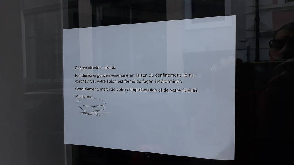 Views of the public space of Gex city (AIn, France) during the epidemy. The Hairdesser window, Zegut street