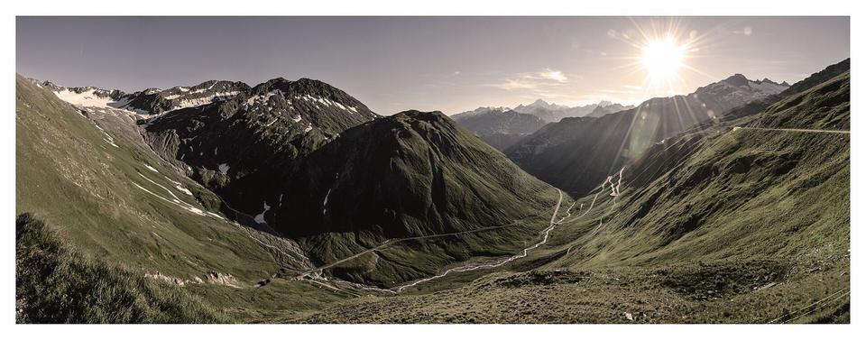 Yes again a shot of the furka pass, but this view was just wonderful so I had to share it.