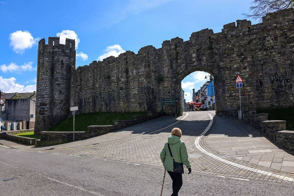 Caernarfon : Stryd Pedwar a Chwech