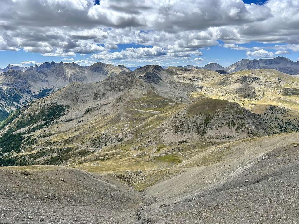 Park Narodowy Parc Natural du Mercantour, widok z przełęczy Col de la Cime de la Bonette (2025-08-22)