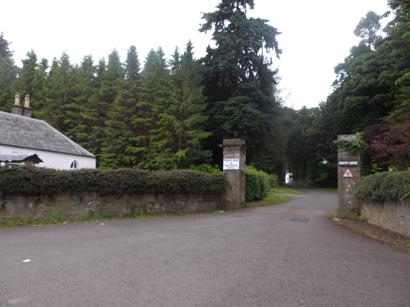South Lodge, Errol Park