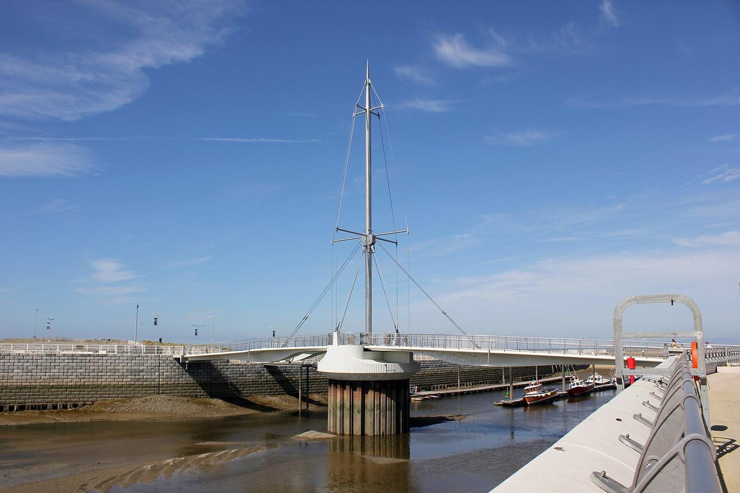 Pont y Ddraig (Dragon's Bridge), Rhyl