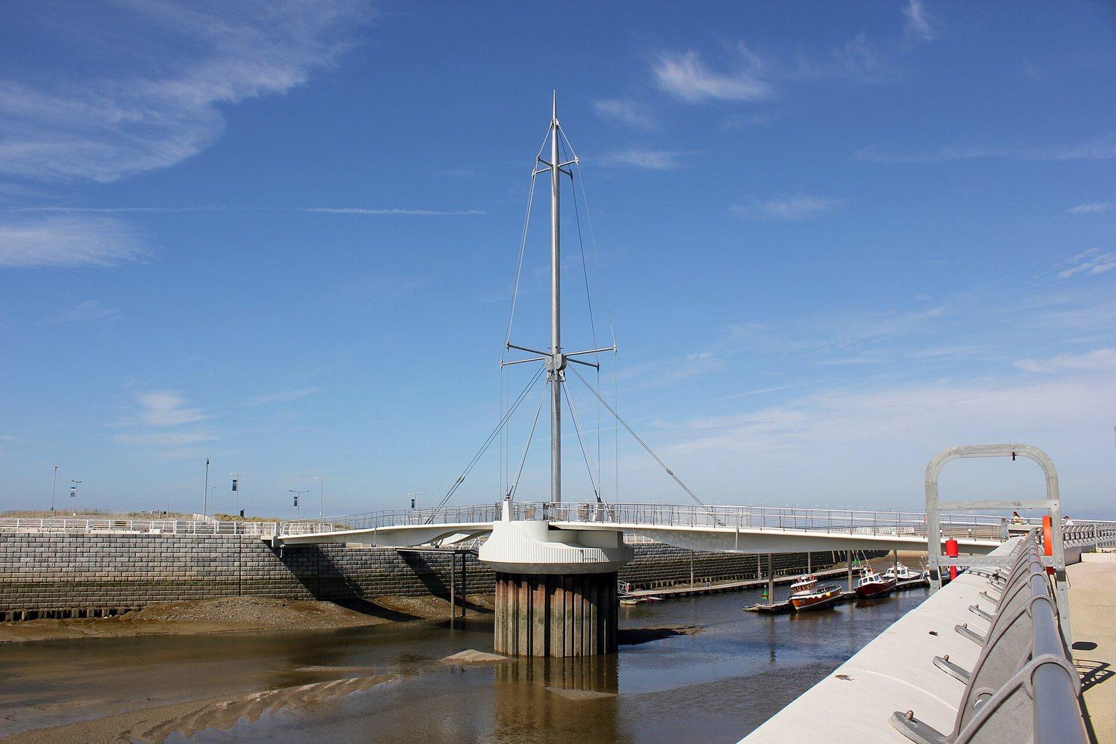 Pont y Ddraig (Dragon's Bridge), Rhyl