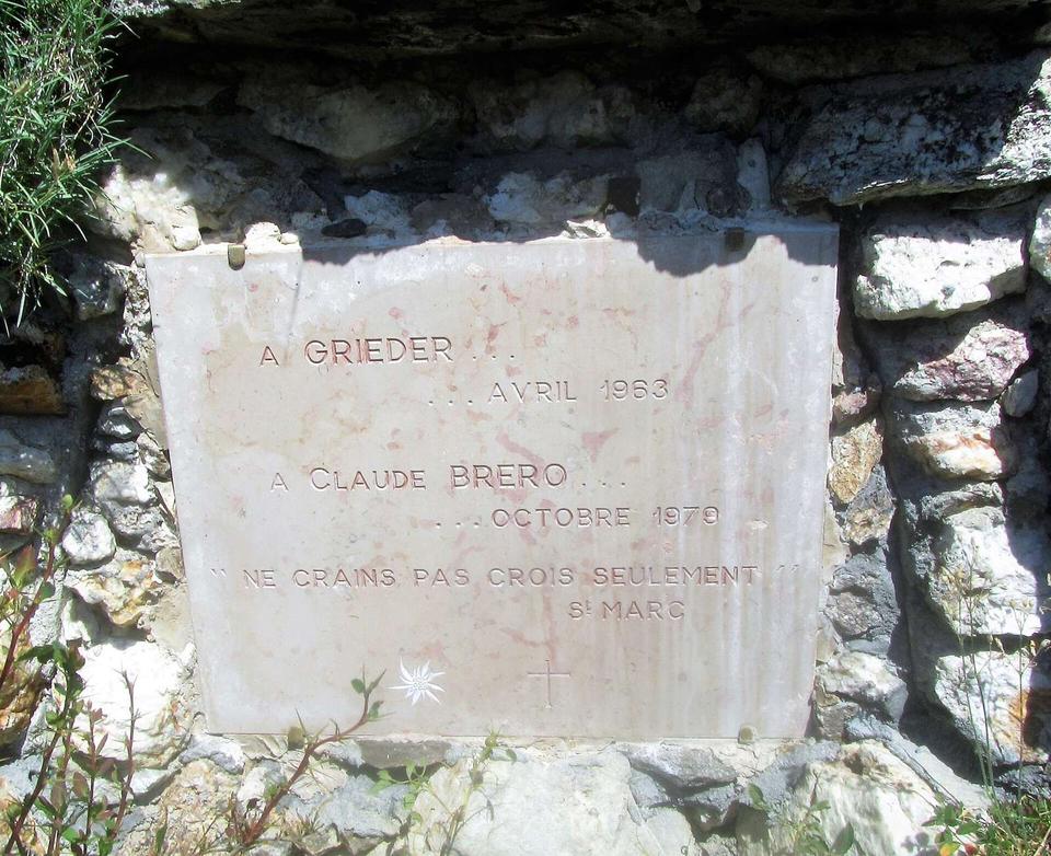 tombe de Grieder près du col de la Madeleine