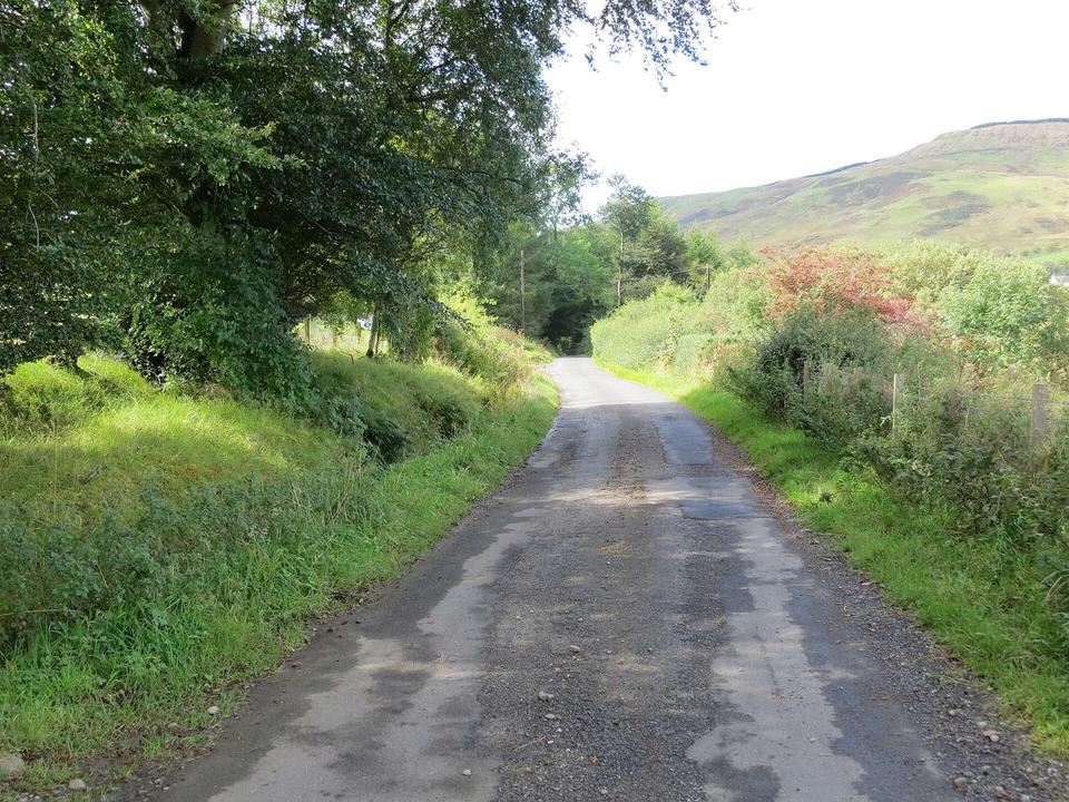 Road approaching Pynannot