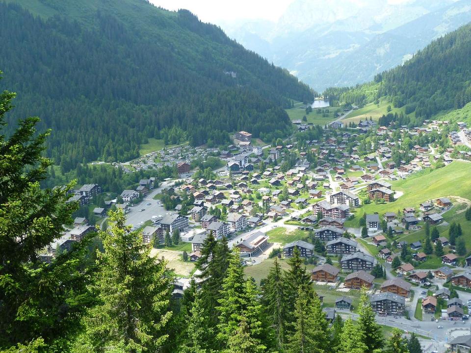 On the road: Pas de Morgins from Monthey