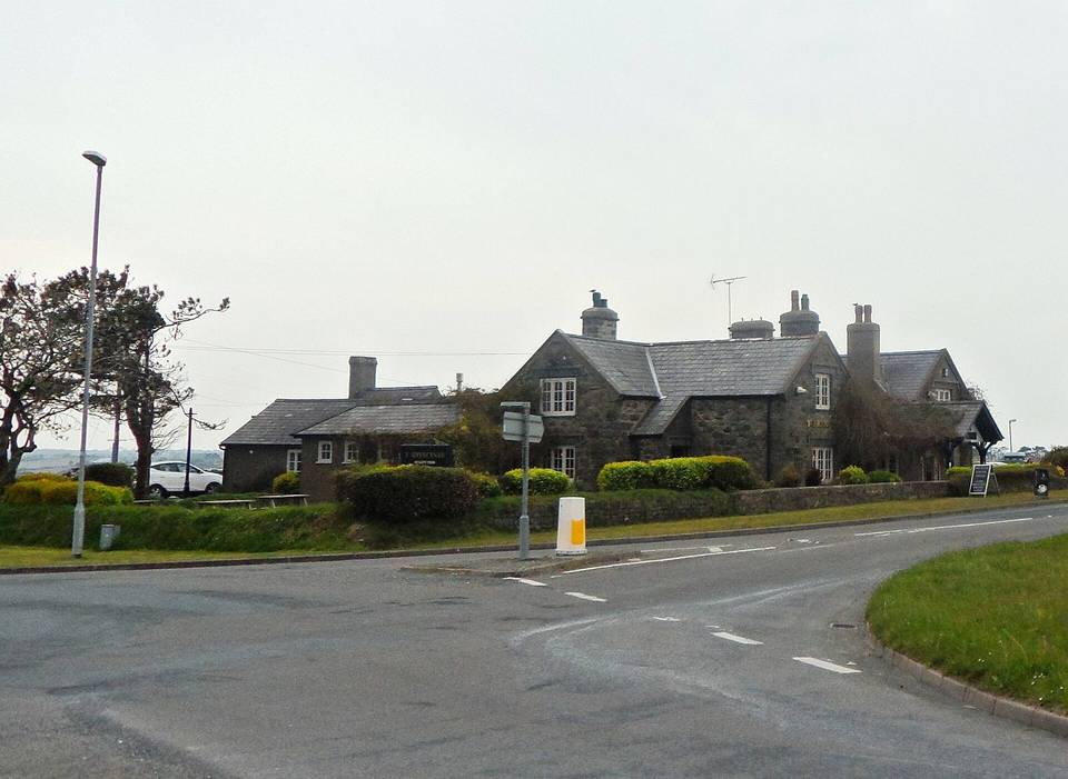 Y Bryncynan Inn