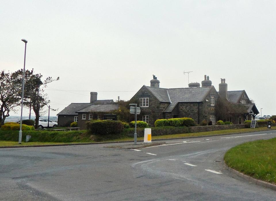 Y Bryncynan Inn