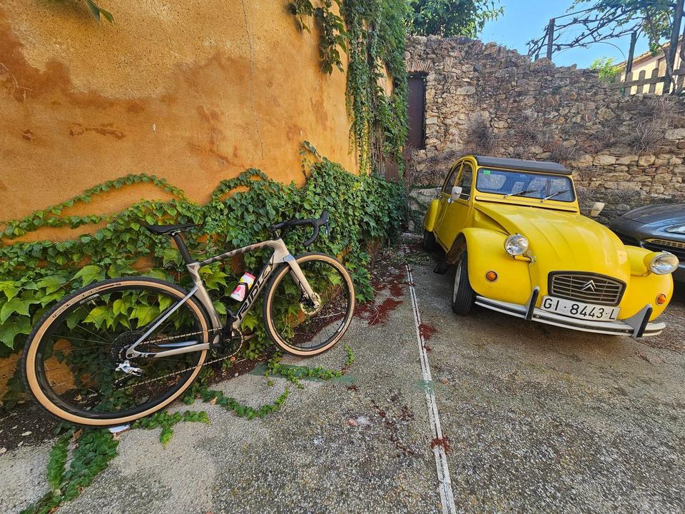 On the road: Pals – Cruïlles Roads and Gravel