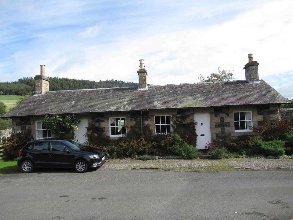 Lyne Station Cottages
