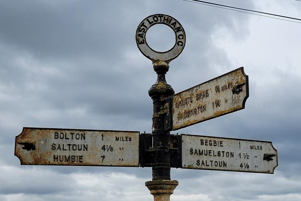 Direction Sign – Signpost at West Lodge