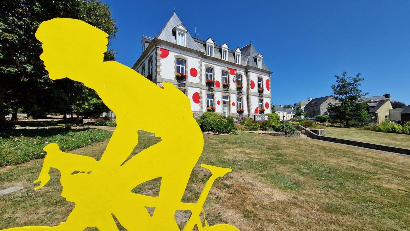 On the road: Plumeliau – Mur-de-Bretagne, Plumeliau