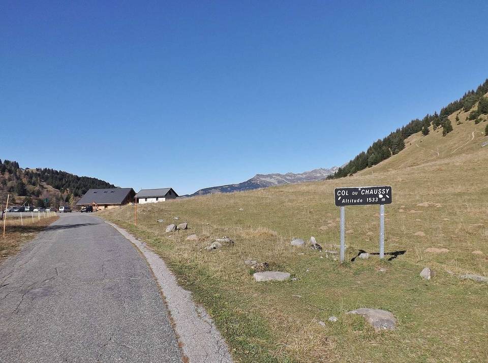 On the road: Col du Chaussy from Pontamafrey