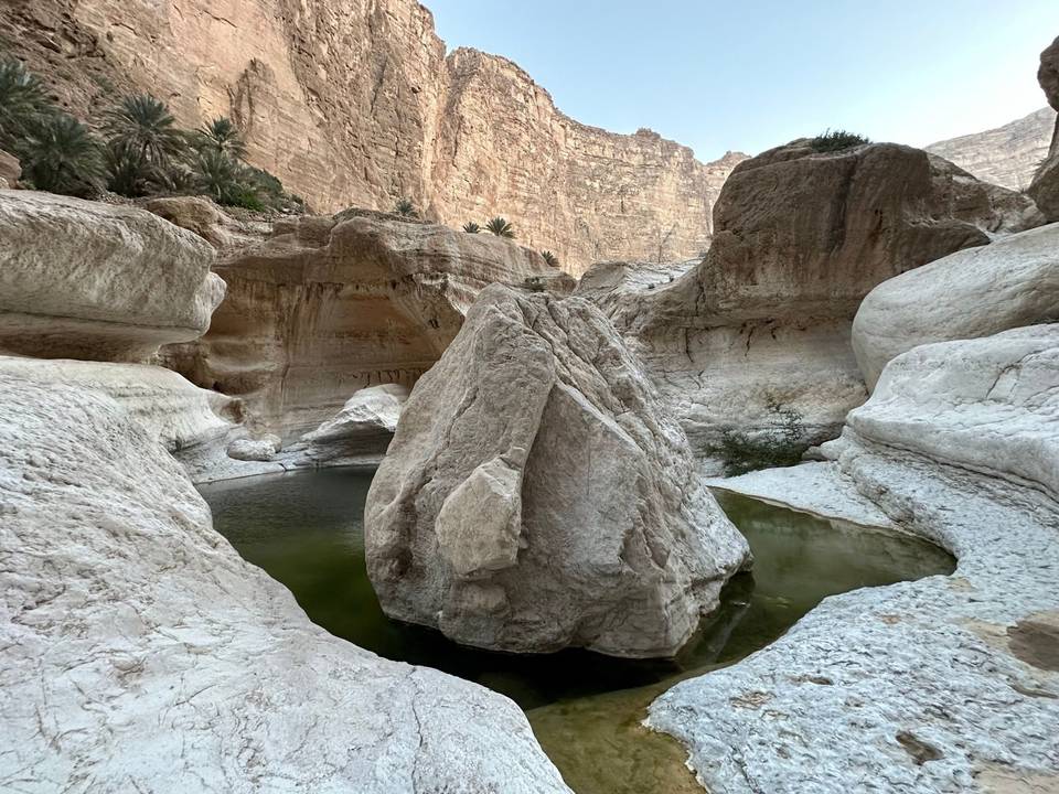 Cycling in Qalhat