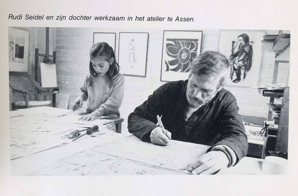 Rudi Seidel aan het werk met dochter in het atelier