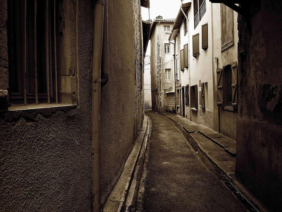 Saint-Girons (Ariège, France) : La rue Rouaix.