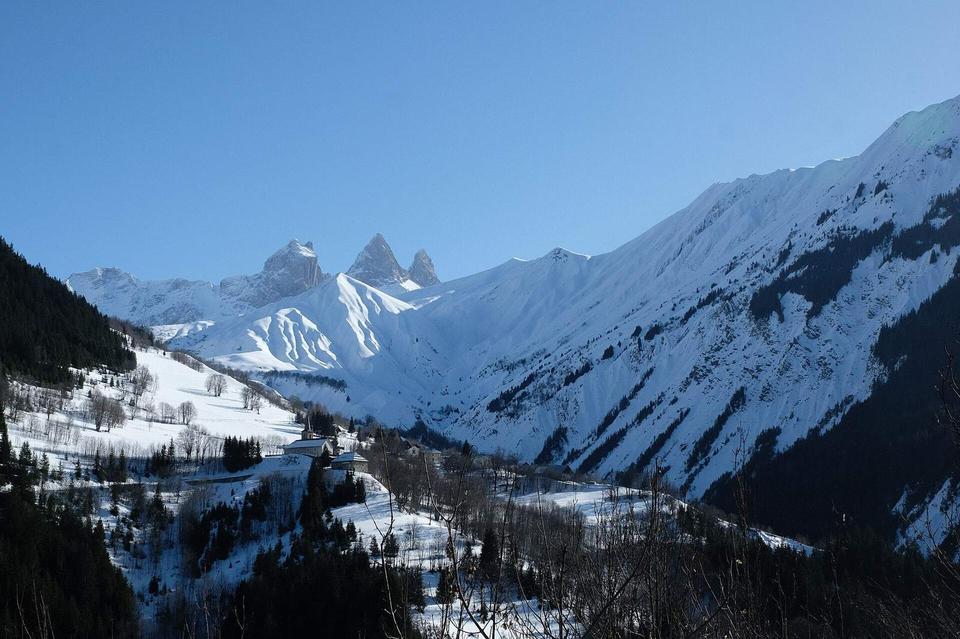Les Aiguilles d'Arves depuis la route de Saint Jean d'Arves