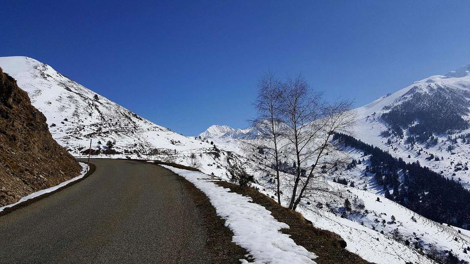 On the road: Col de Val Louron-Azet from Saint-Lary-Soulan