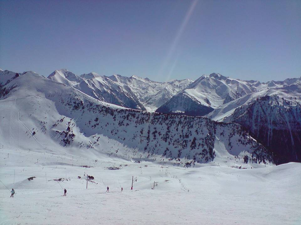 Cette photo a été prise depuis mon appareil photo, et depuis l'arrivée du téléski du glacier qui culmine à 2515m.