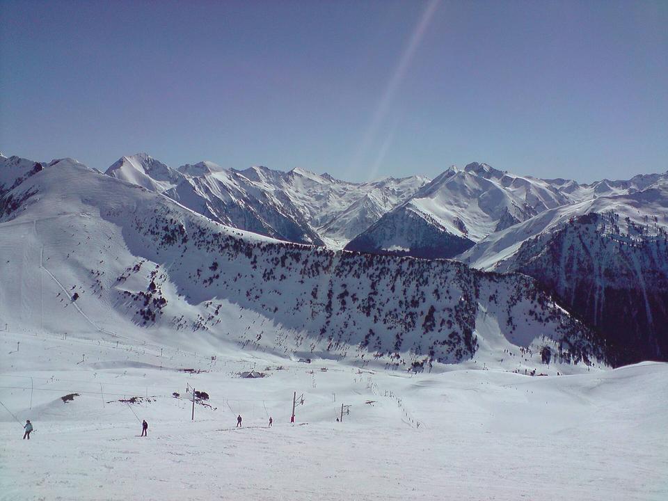 Cette photo a été prise depuis mon appareil photo, et depuis l'arrivée du téléski du glacier qui culmine à 2515m.