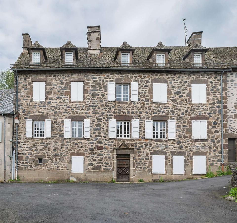 Building at 9 rue du Presbytère in Salers, Cantal, France