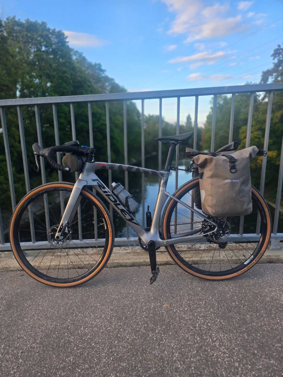 On the road: Oberding to Hallbergmoos
