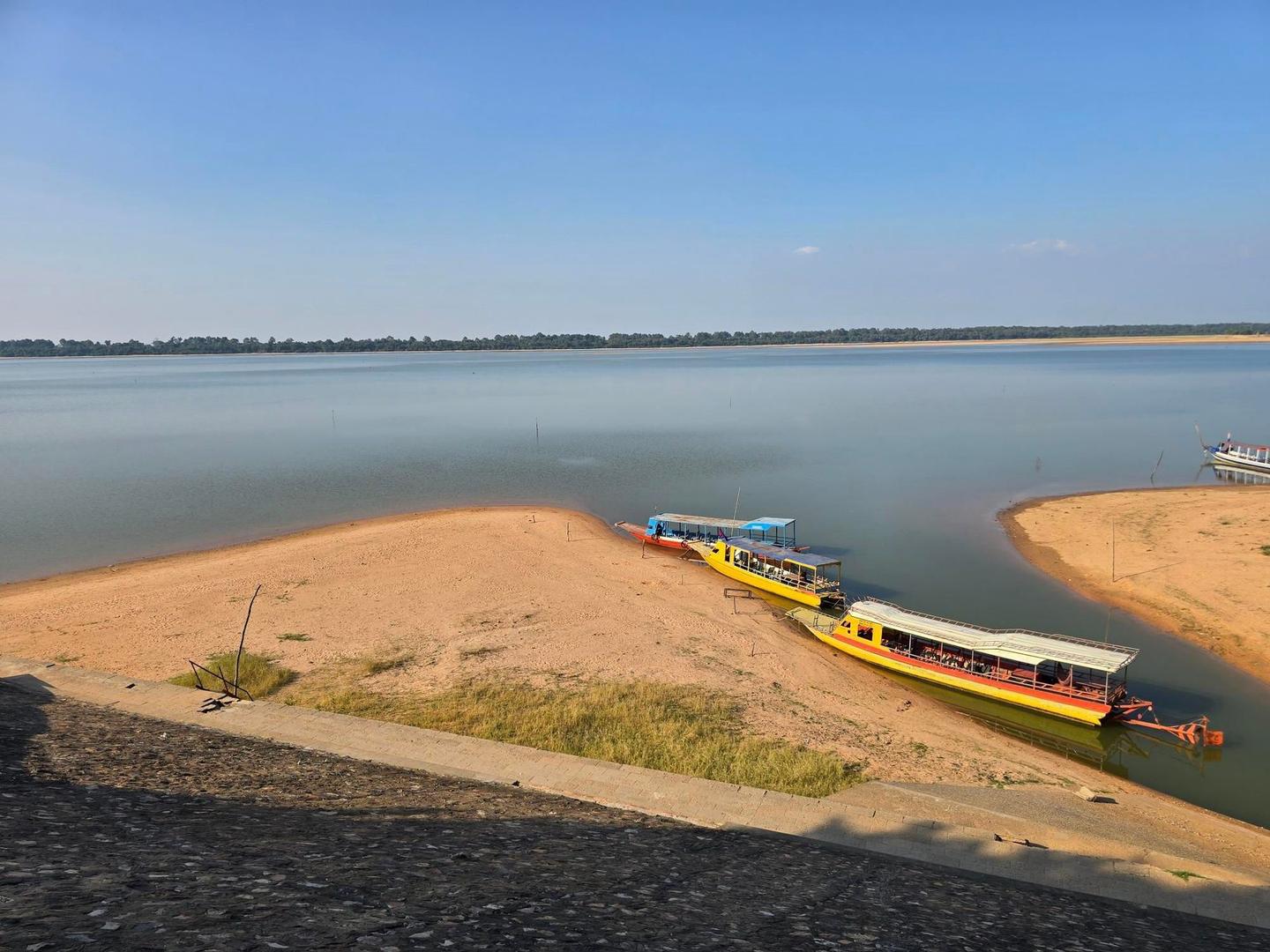 On the road: Siem Reap Lake Circuit, Siem Reap