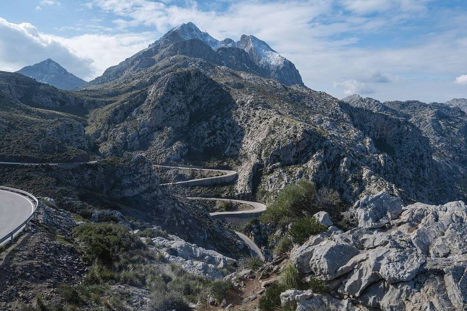 Puig Major is the highest mountain on the Balearic island of Mallorca with an elevation of 1,445 m a.s.l. Alongside the northeast flank of this mountain the street MA-2141 leads to the village Sa Calo
