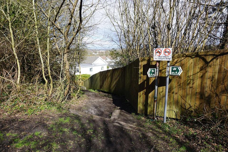 On the road: Swansea to Idole